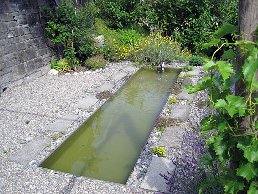 Stahlwanne mit Rundkiesplatz, Meggen, 2009